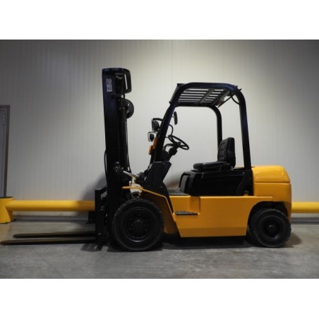 NEUWERTH Logistics SA - Hangcha - CPCD25N-RW33B - Chariot-élévateur Diesel