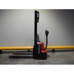 NEUWERTH Logistics SA - Hangcha - CDD10-AMC1-SZ - Gerbeur électrique 2