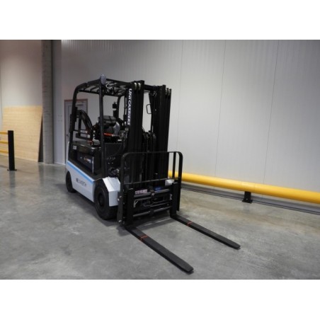 NEUWERTH Logistics SA - Atlet - EH 25L - Chariot-élévateur électrique