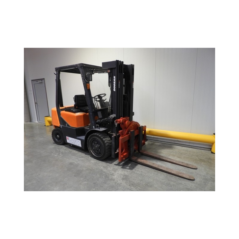 NEUWERTH Logistics SA - Doosan - d30g - Chariot-élévateur Diesel