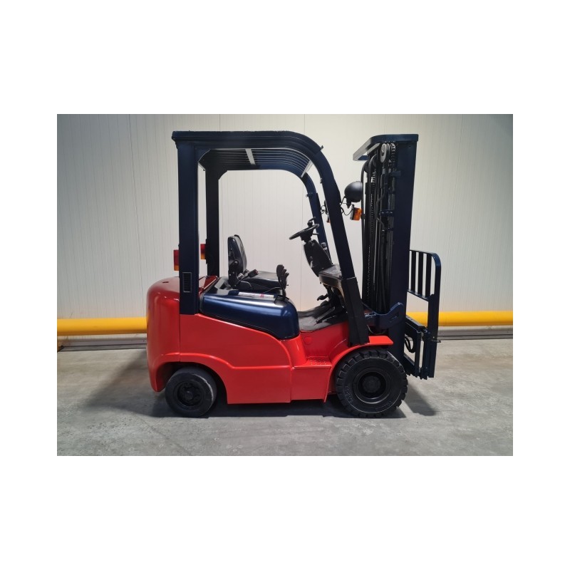 NEUWERTH Logistics SA - Heli - cpcd18 - Chariot-élévateur Diesel