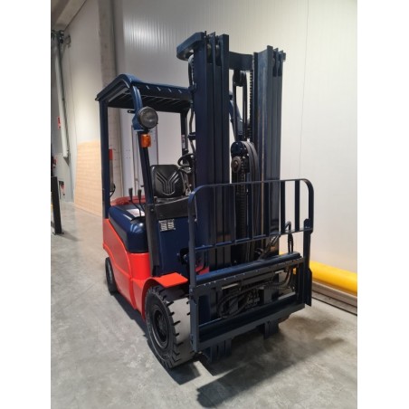 NEUWERTH Logistics SA - Heli - cpcd18 - Chariot-élévateur Diesel