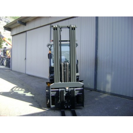 NEUWERTH Logistics SA - Atlet - DL 30 - Chariot-élévateur Diesel