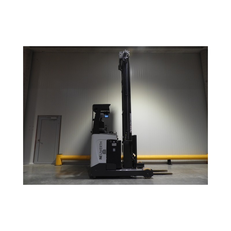 NEUWERTH Logistics SA - Atlet - UHD 200 - Chariot à mât retractable