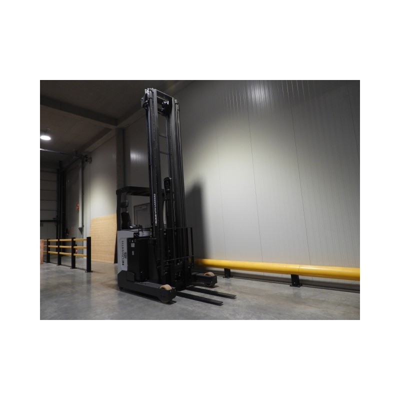 NEUWERTH Logistics SA - Atlet - UHD 200 - Chariot à mât retractable