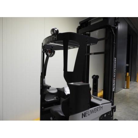 NEUWERTH Logistics SA - Atlet - UND 140 - Chariot à mât retractable