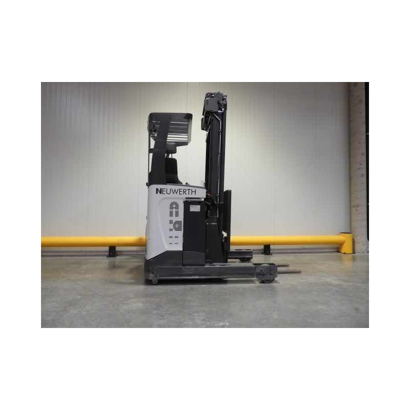 NEUWERTH Logistics SA - Atlet - UMS 160 - Chariot à mât retractable