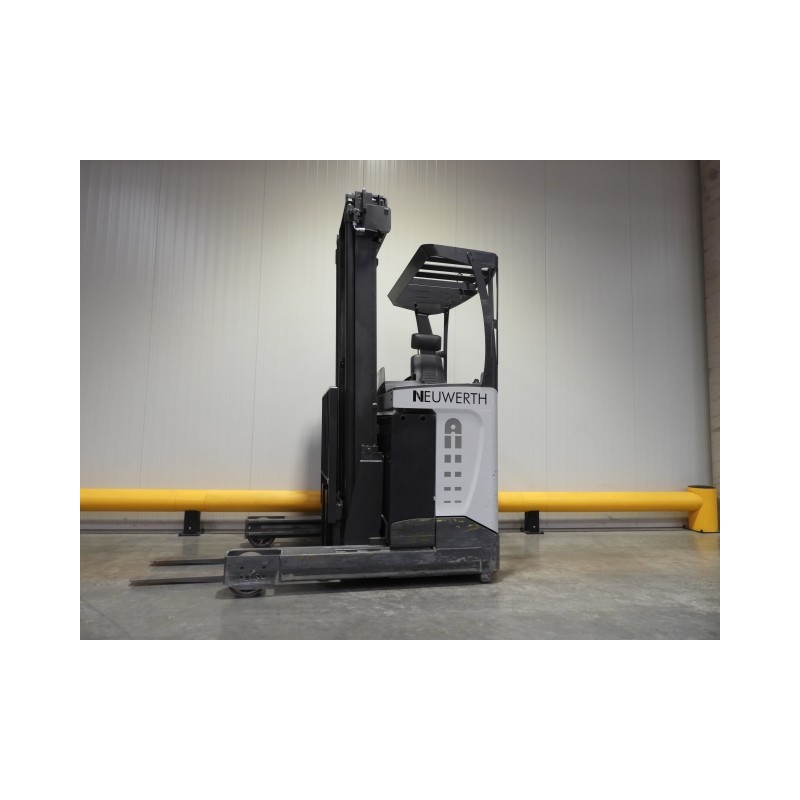 NEUWERTH Logistics SA - Atlet - UMS 160 - Chariot à mât retractable