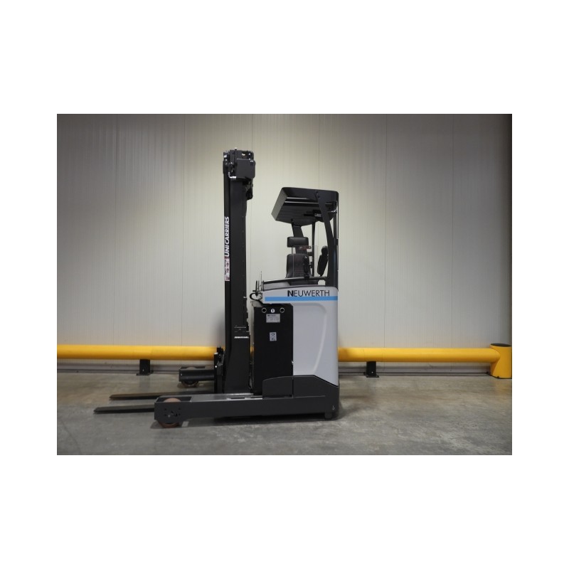 NEUWERTH Logistics SA - Atlet - UMS 160 - Chariot à mât retractable