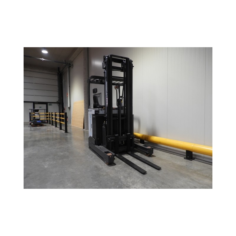 NEUWERTH Logistics SA - Atlet - UMS 160 - Chariot à mât retractable