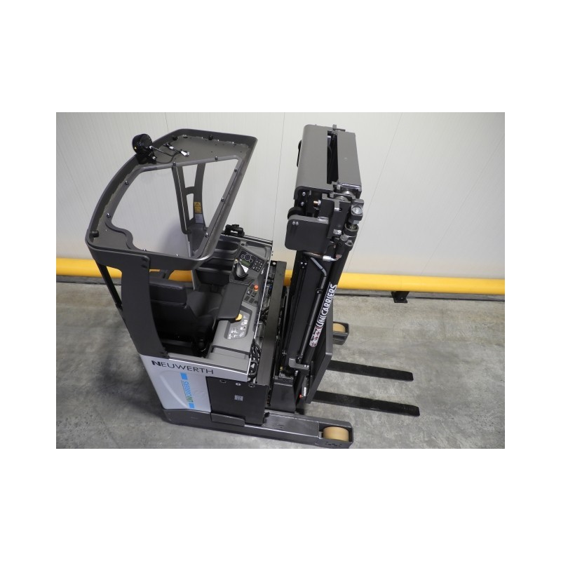 NEUWERTH Logistics SA - Atlet - UMS 160 - Chariot à mât retractable