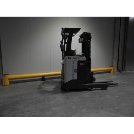 NEUWERTH Logistics SA - Atlet - ULS 120 - Chariot à mât retractable