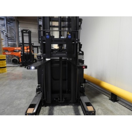 NEUWERTH Logistics SA - Atlet - UMS 160 - Chariot à mât retractable