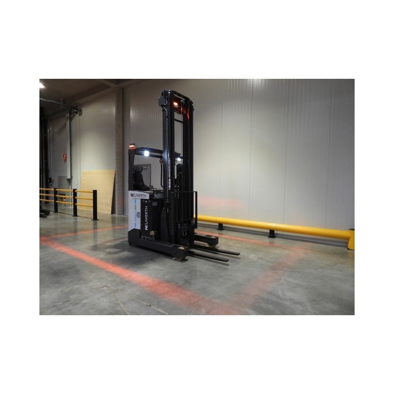 NEUWERTH Logistics SA - Atlet - UMS 160 - Chariot à mât retractable