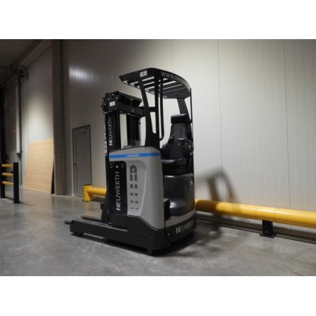 NEUWERTH Logistics SA - Atlet - ULS 140 - Chariot à mât retractable