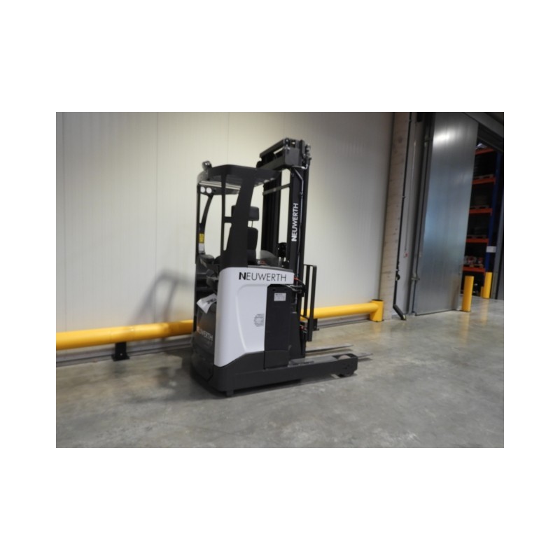 NEUWERTH Logistics SA - Atlet - UMS 160 - Chariot à mât retractable