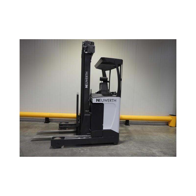 NEUWERTH Logistics SA - Atlet - UMS 160 - Chariot à mât retractable