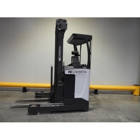 NEUWERTH Logistics SA - Atlet - UMS 160 - Chariot à mât retractable