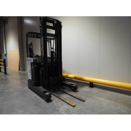 NEUWERTH Logistics SA - Atlet - UMS 160 - Chariot à mât retractable