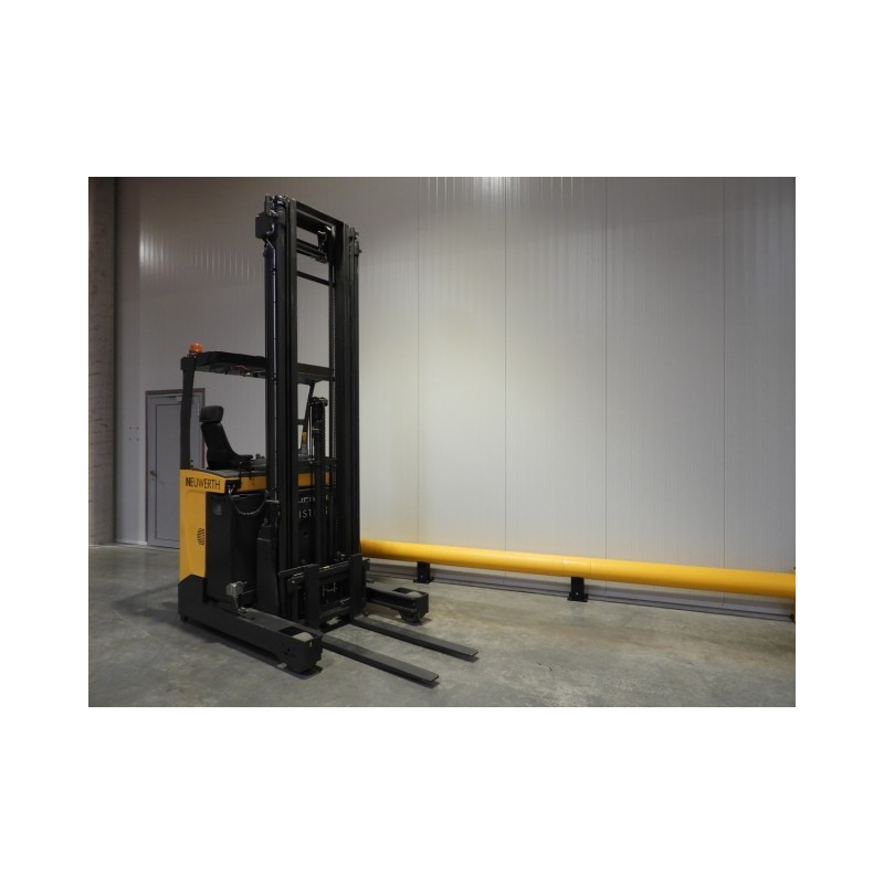 NEUWERTH Logistics SA - Atlet - UMS 160 - Chariot à mât retractable