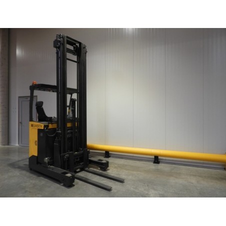 NEUWERTH Logistics SA - Atlet - UMS 160 - Chariot à mât retractable