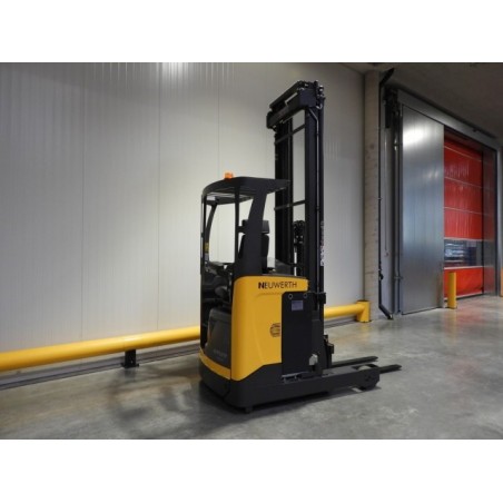 NEUWERTH Logistics SA - Atlet - UMS 160 - Chariot à mât retractable