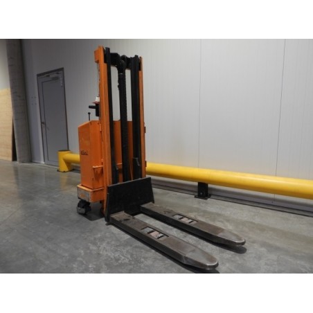 NEUWERTH Logistics SA - Sichelschmidt - DM 189 - Gerbeur électrique