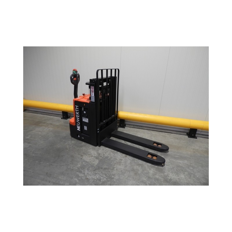 NEUWERTH Logistics SA - Neslift - SR 1000 TD - Gerbeur électrique