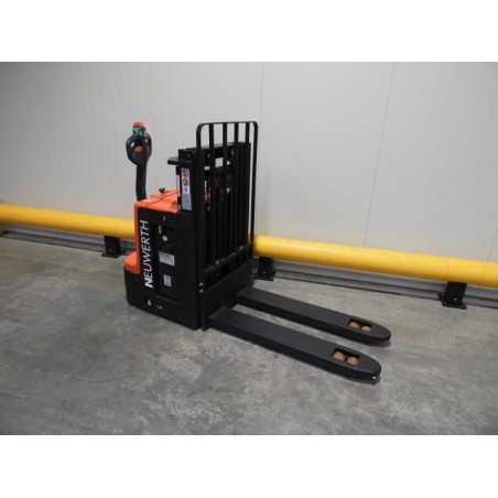 NEUWERTH Logistics SA - Neslift - SR 1000 TD - Gerbeur électrique