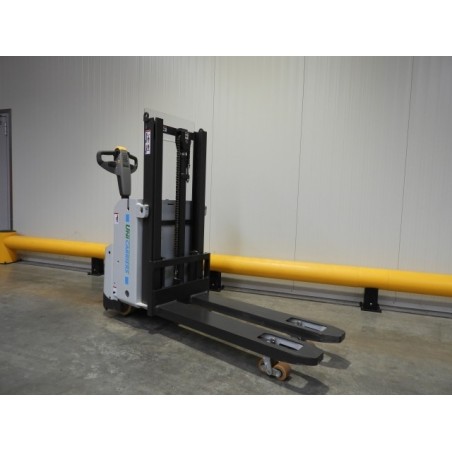 NEUWERTH Logistics SA - Atlet - PSD 125 - Gerbeur électrique