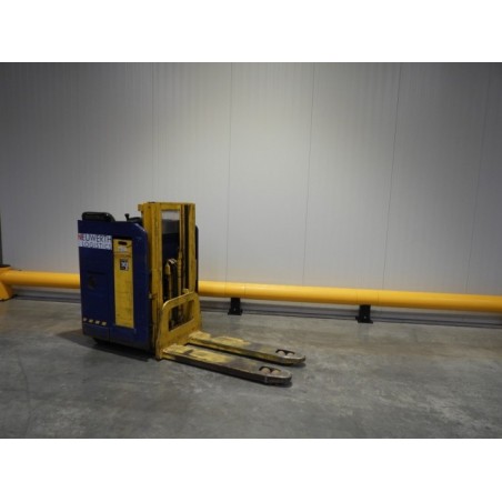 NEUWERTH Logistics SA - StÖcklin - EFI 1600 - Gerbeur électrique