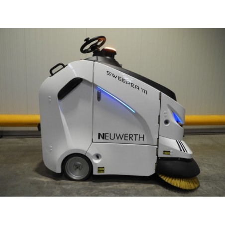 NEUWERTH Logistics SA - Gaussianrobotics - ECOBOT SWEEPER 111 - Balayeuse