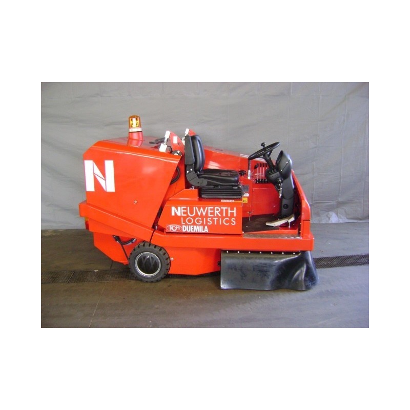 NEUWERTH Logistics SA - Rcm - RCM 2000 D/1 PANZER - Balayeuse