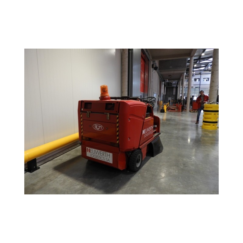 NEUWERTH Logistics SA - Rcm - BOXER E - Balayeuse