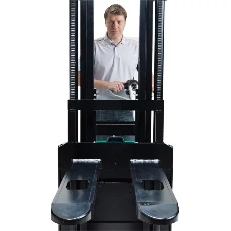 NEUWERTH Logistics SA - Mitsubishi Forklift Trucks - AXiA ES - SBP1xN2R - Pallet stacker