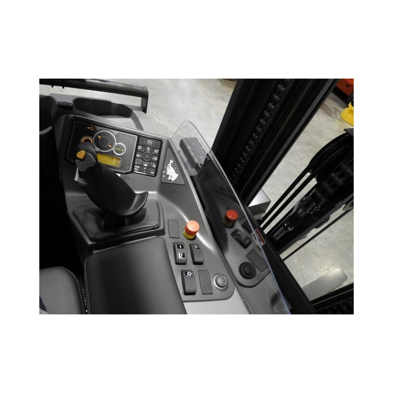 stock-occasions-chariot-a-mat-retractable-mitsubishi-rbm25n3-9599