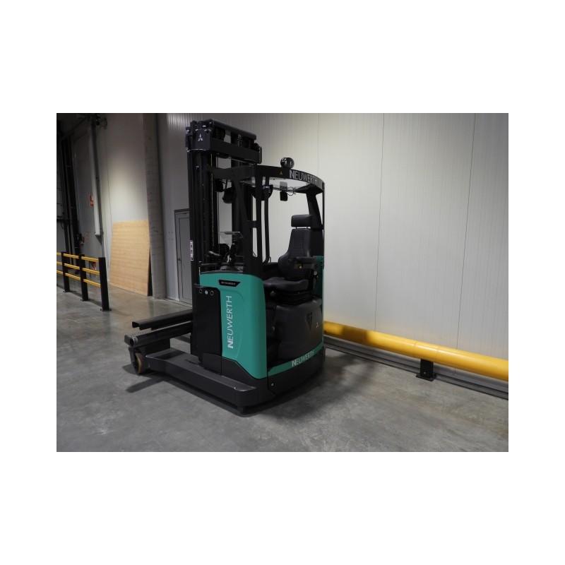 stock-occasions-chariot-a-mat-retractable-mitsubishi-rbm25n3-9599