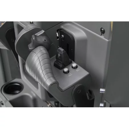 NEUWERTH Logistics SA - Mitsubishi Forklift Trucks - VELiA EM - OPBL10P - Order picker